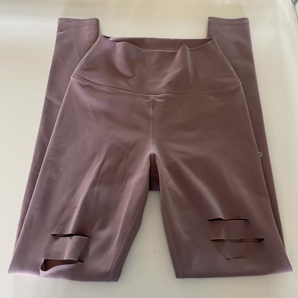 ALO Ripped warrior leggings